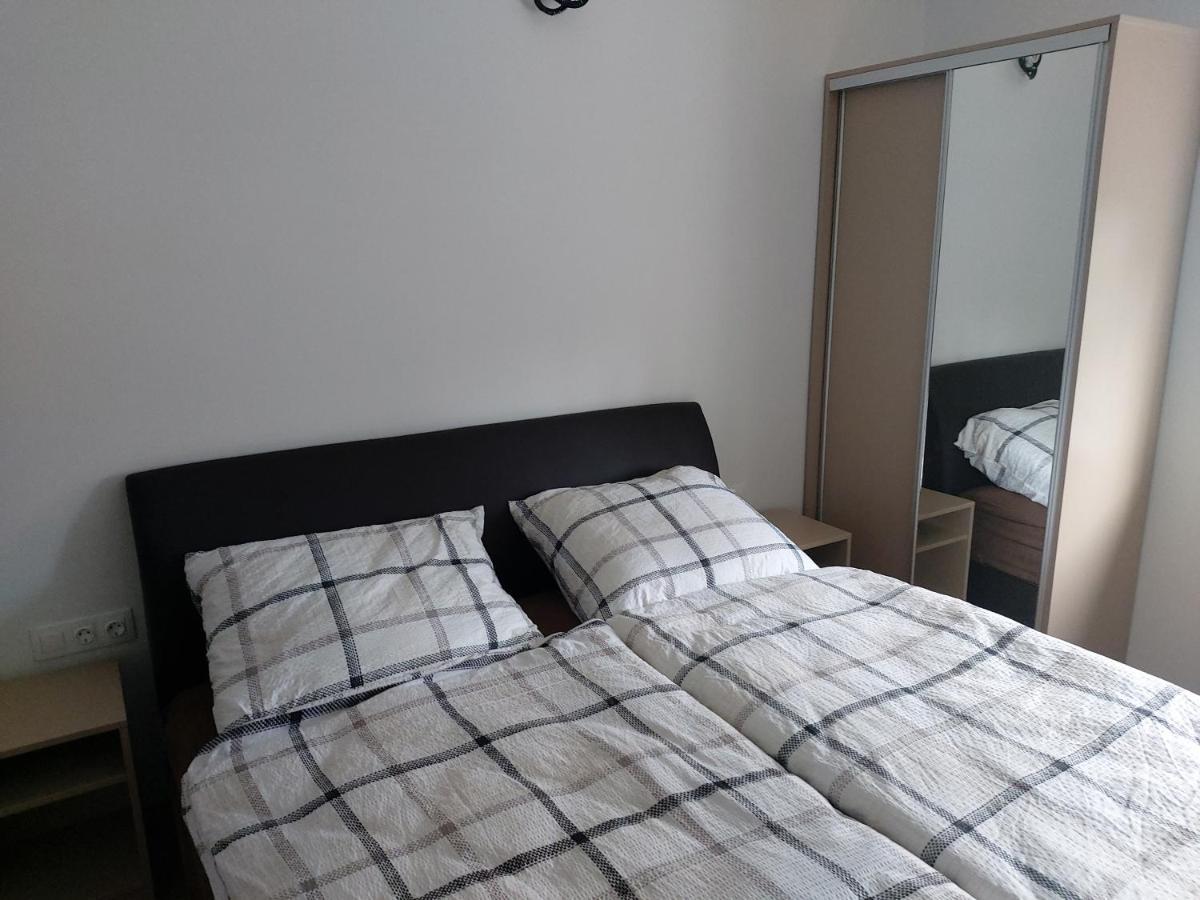Ilona Apartmanhaz Сиофок Екстериор снимка