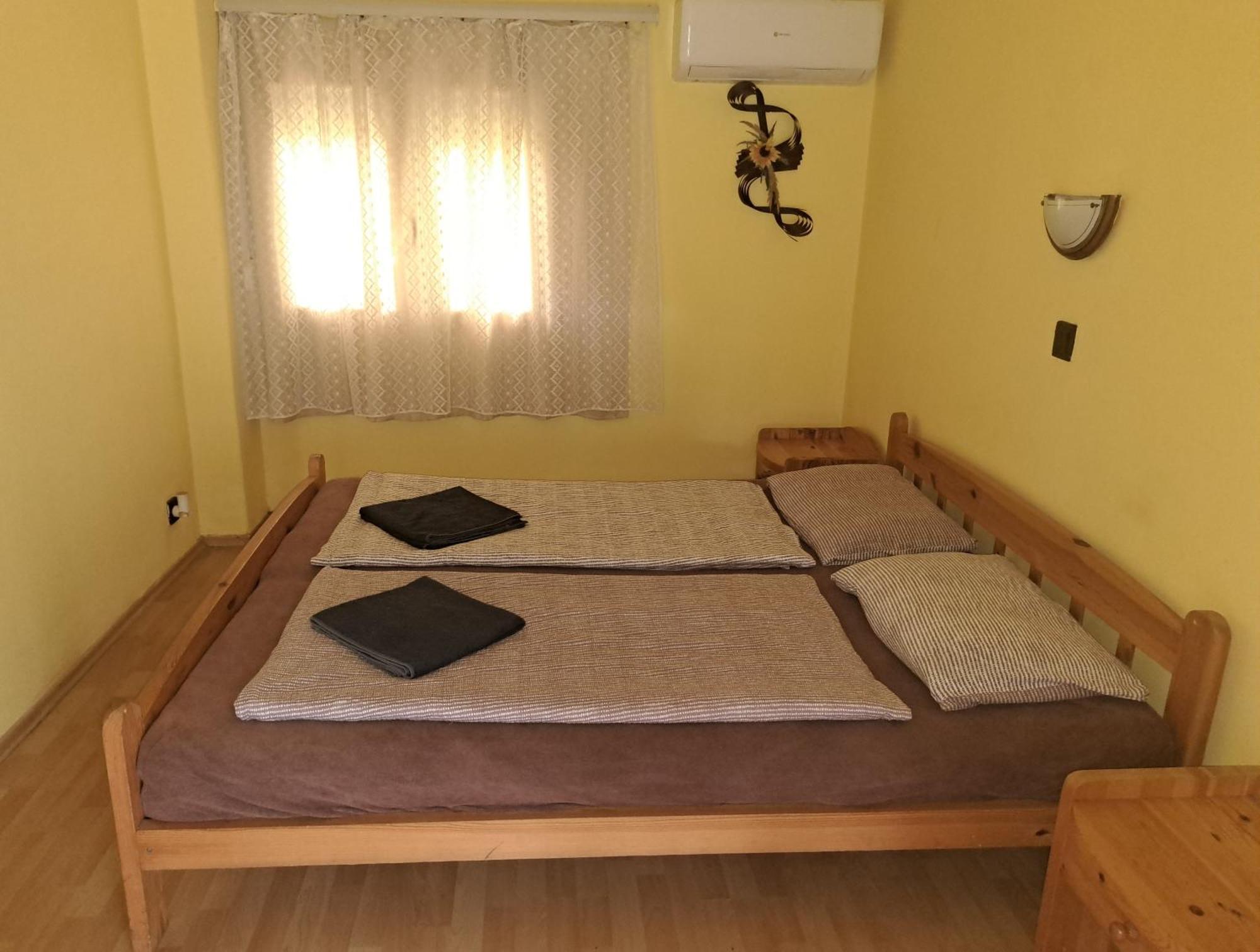 Ilona Apartmanhaz Сиофок Екстериор снимка