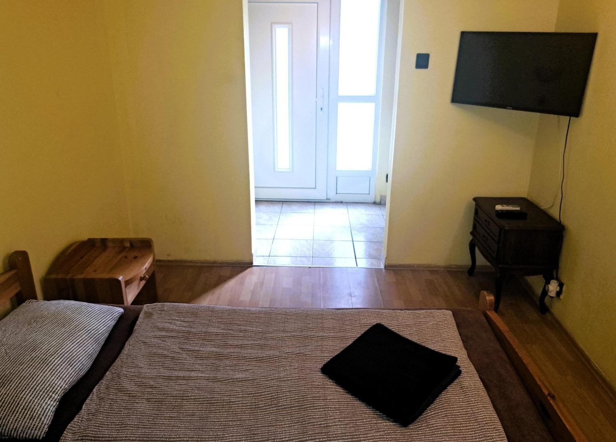 Ilona Apartmanhaz Сиофок Екстериор снимка