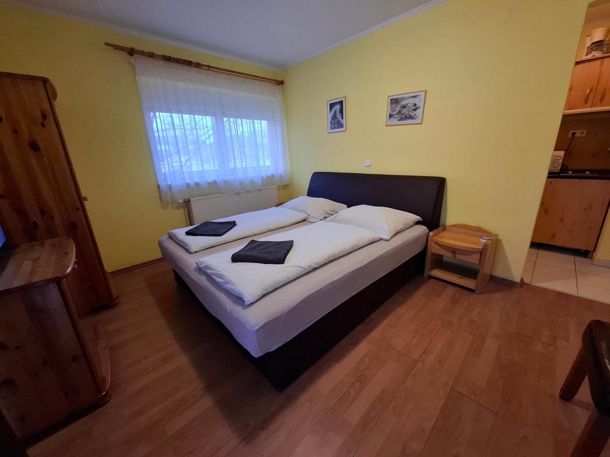 Ilona Apartmanhaz Сиофок Екстериор снимка
