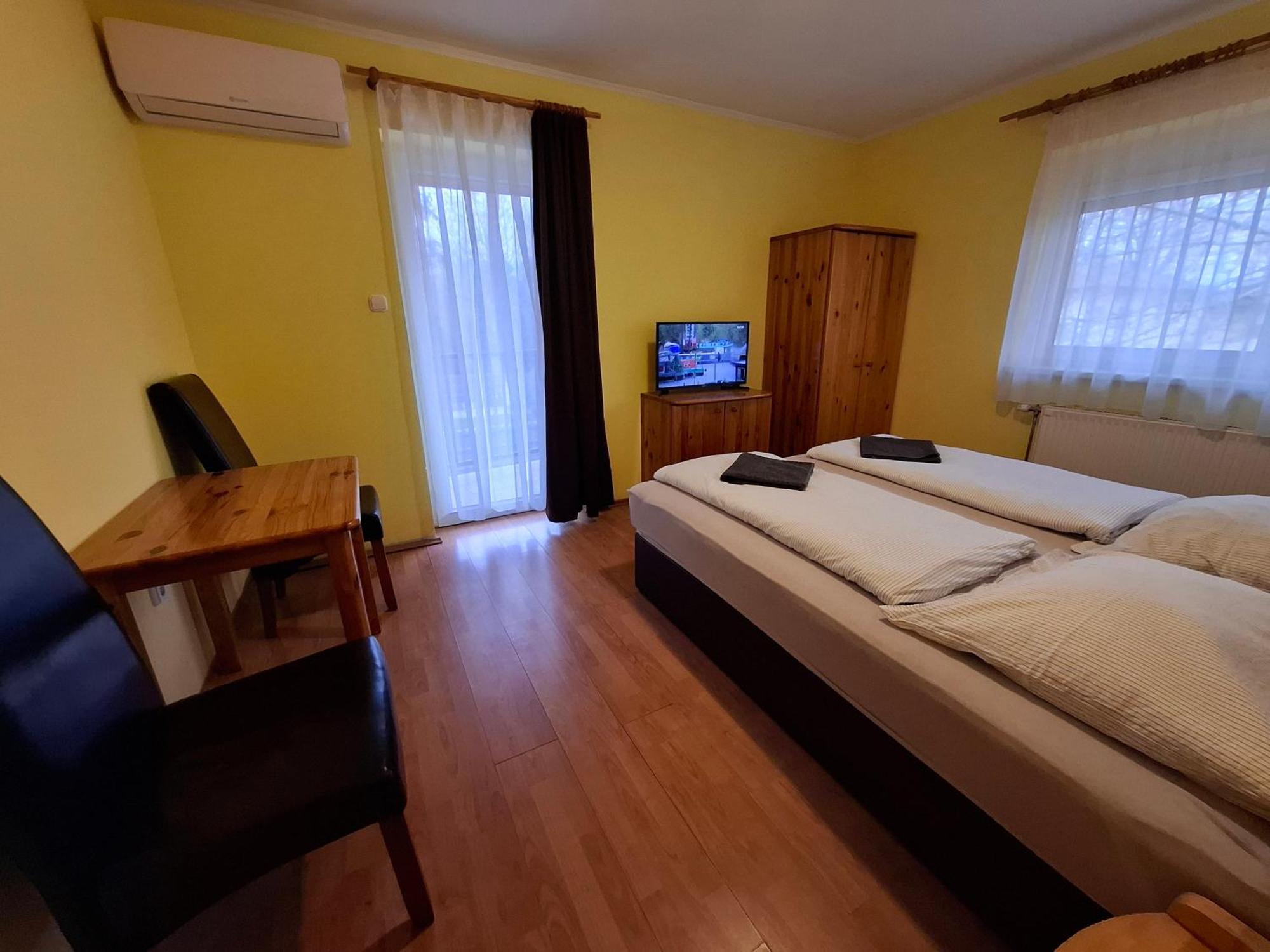 Ilona Apartmanhaz Сиофок Екстериор снимка