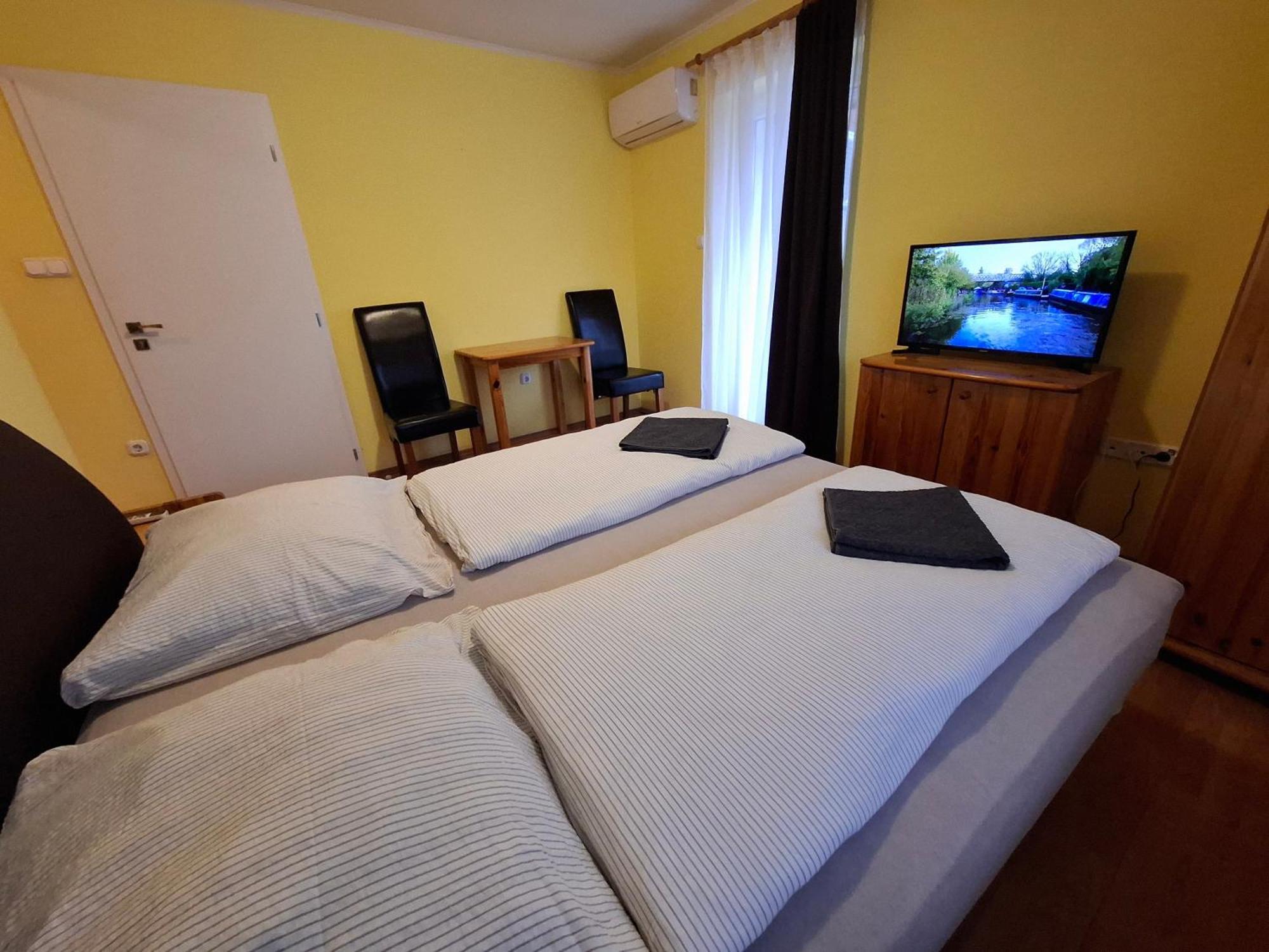 Ilona Apartmanhaz Сиофок Екстериор снимка