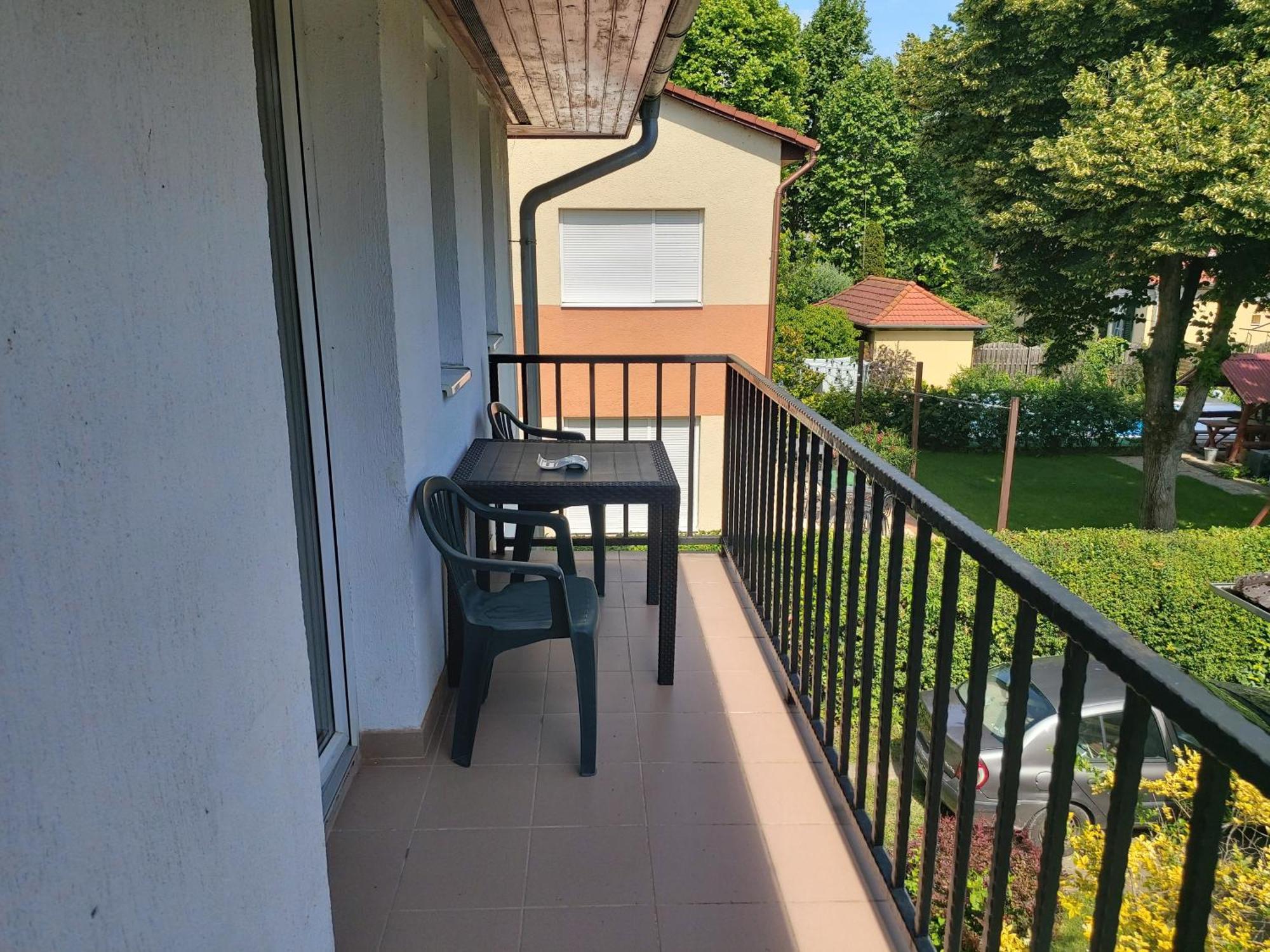 Ilona Apartmanhaz Сиофок Екстериор снимка