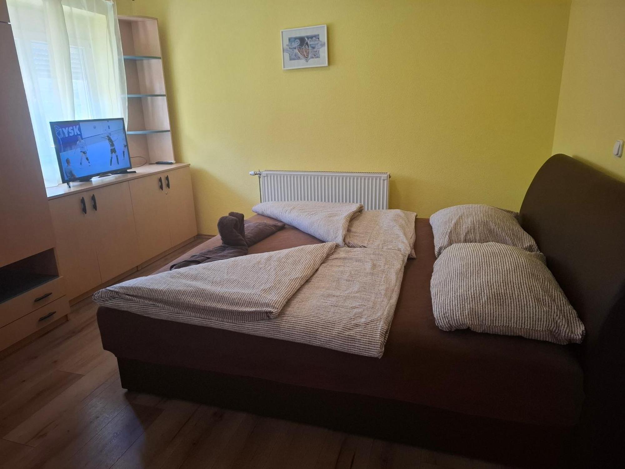 Ilona Apartmanhaz Сиофок Екстериор снимка