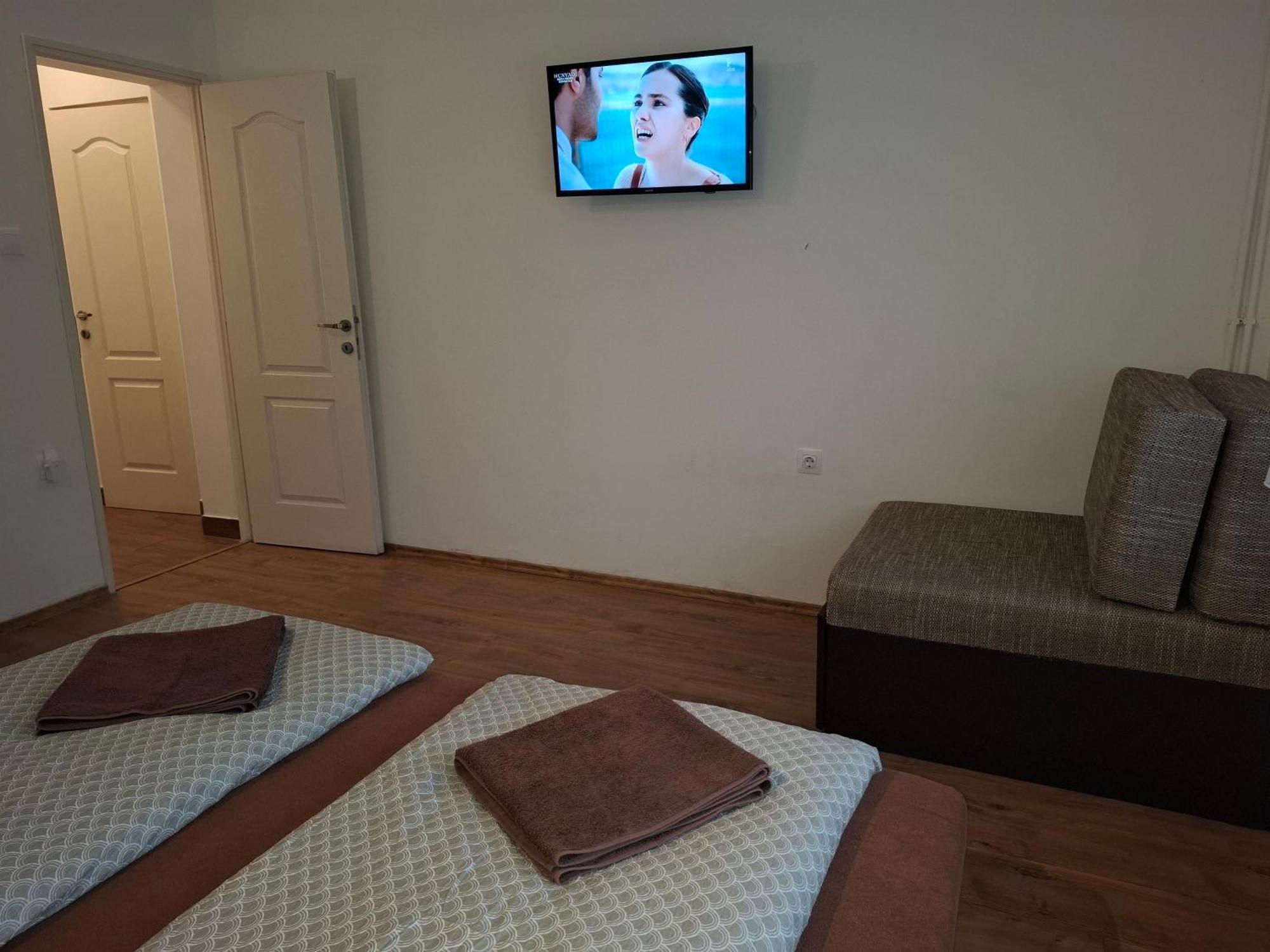 Ilona Apartmanhaz Сиофок Екстериор снимка