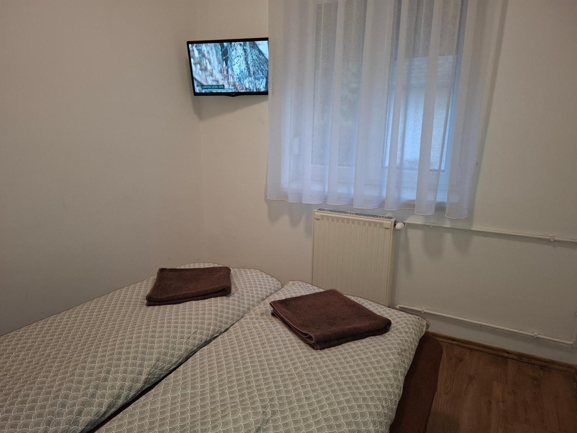Ilona Apartmanhaz Сиофок Екстериор снимка