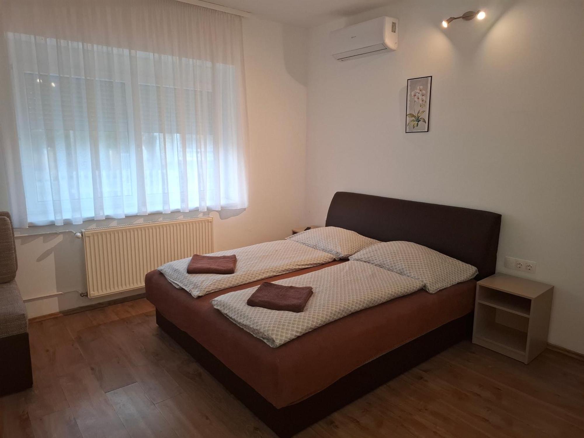 Ilona Apartmanhaz Сиофок Екстериор снимка