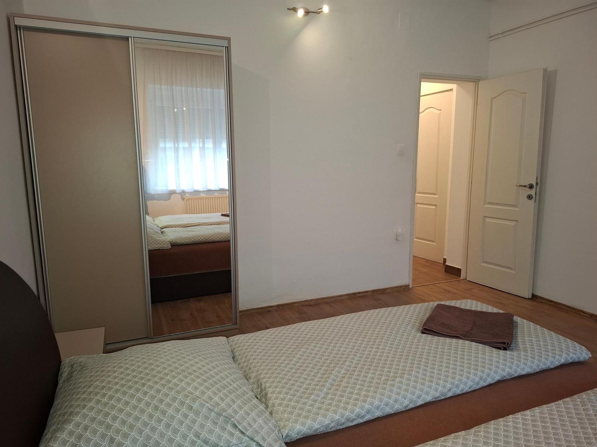 Ilona Apartmanhaz Сиофок Екстериор снимка