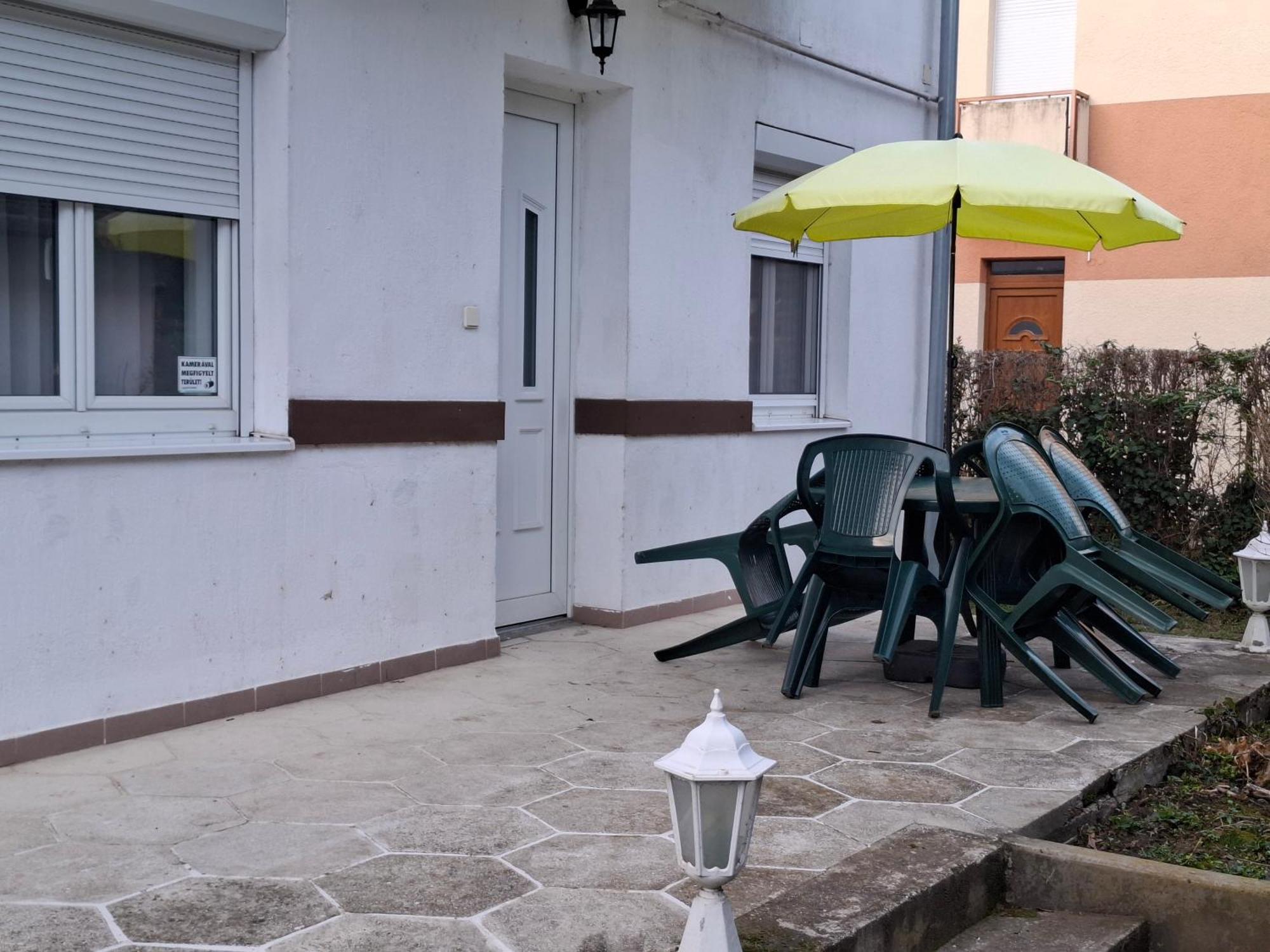 Ilona Apartmanhaz Сиофок Екстериор снимка