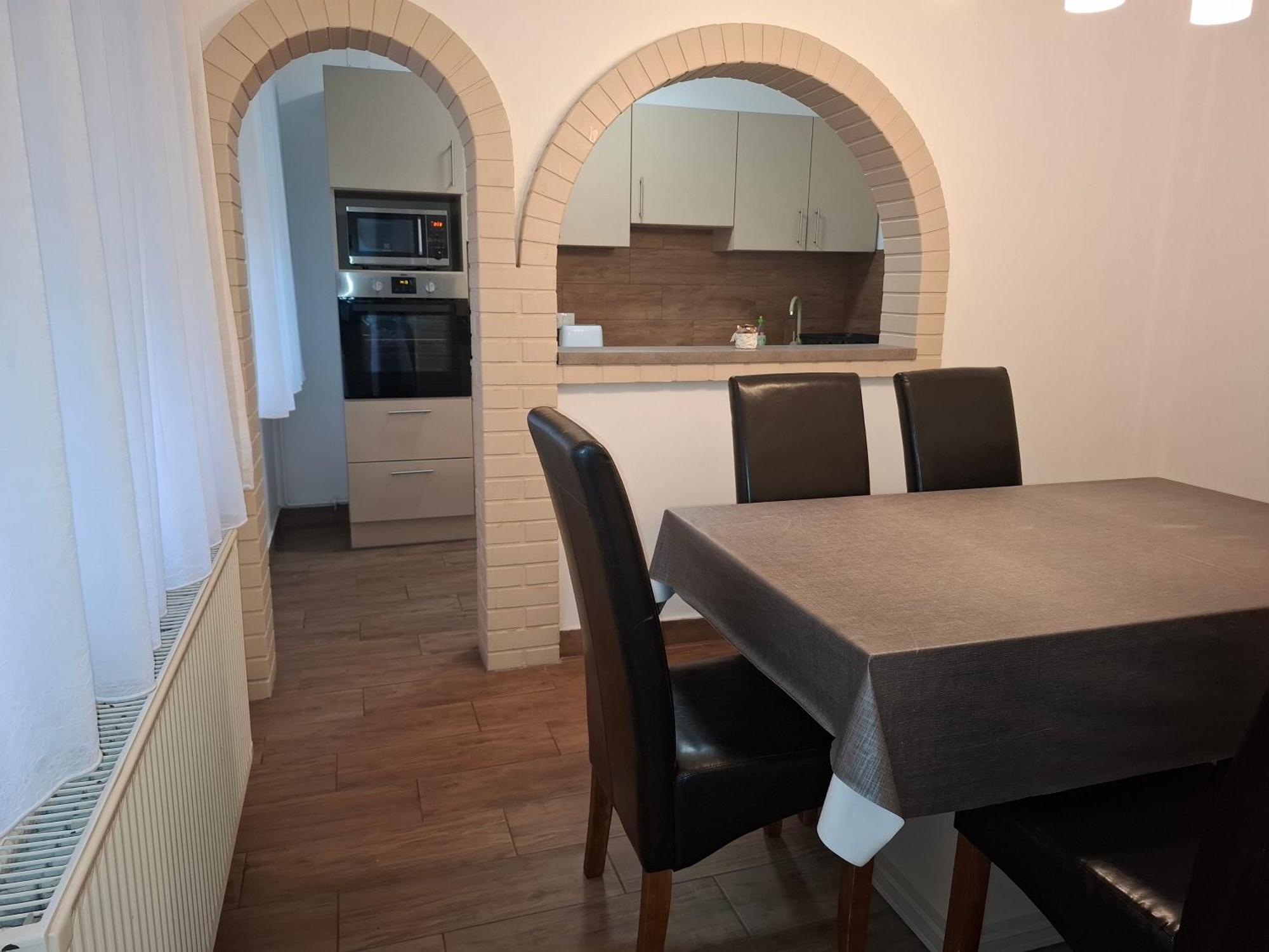 Ilona Apartmanhaz Сиофок Екстериор снимка