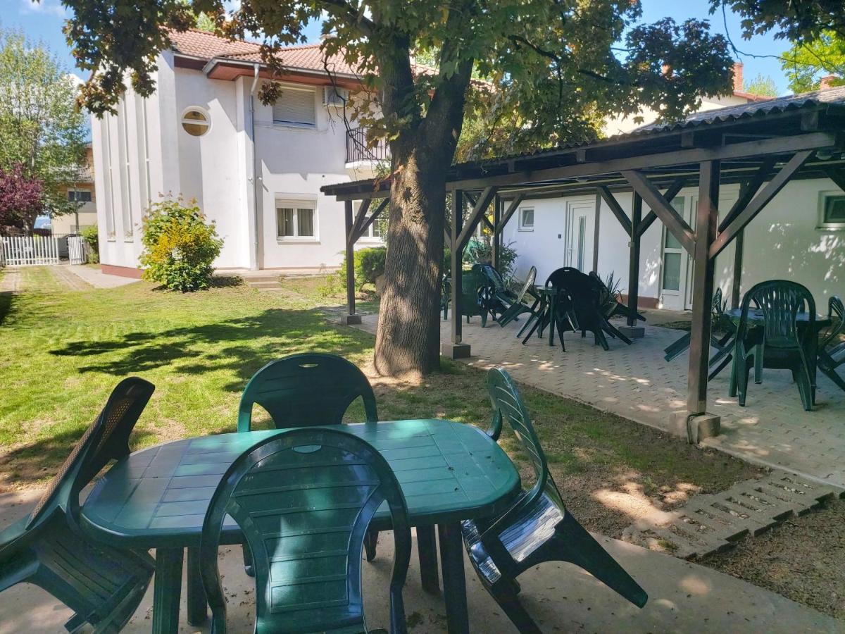 Ilona Apartmanhaz Сиофок Екстериор снимка