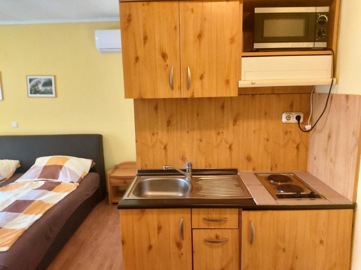 Ilona Apartmanhaz Сиофок Екстериор снимка